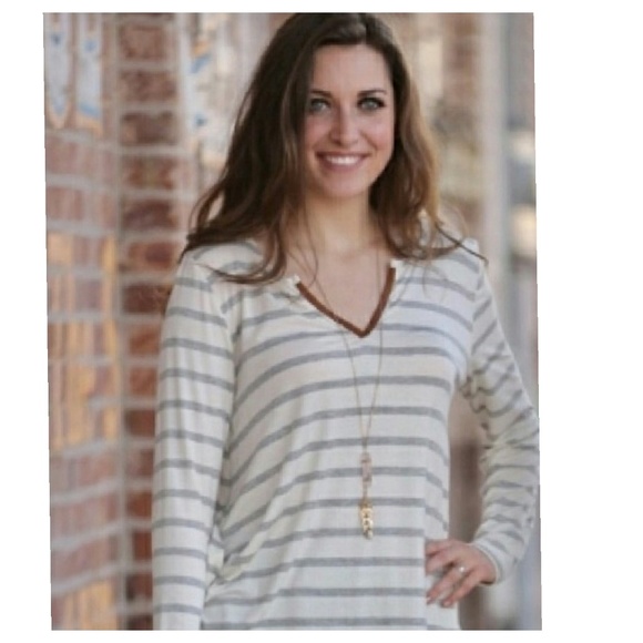 Tunic:  Striped, v-neck - Grey - Picture 8 of 8